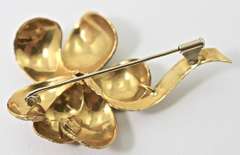 Beautifully Textured 18K Flower Brooch