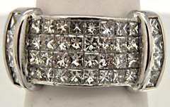 LADIES 18 KT WHITE GOLD DIAMOND RING. 3.00 carat total weight