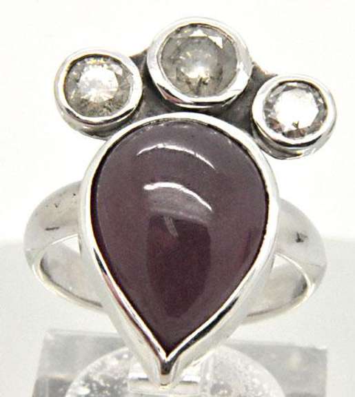 LADIES 18 KT WHITE GOLD CABOCHON RUBY AND DIAMOND RING