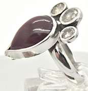 LADIES 18 KT WHITE GOLD CABOCHON RUBY AND DIAMOND RING
