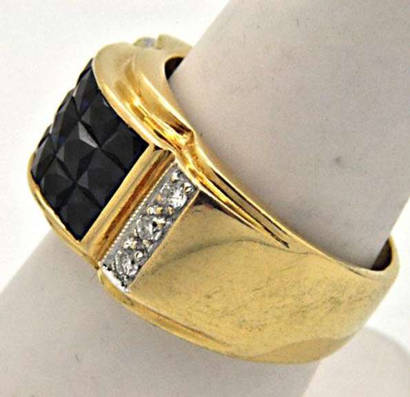 LADIES 18 KT YELLOW GOLD SAPPHIRE AND DIAMOND RING.