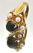 LADIES 14 KT YELLOW GOLD JADE AND PEARL RING.