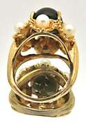 LADIES 14 KT YELLOW GOLD JADE AND PEARL RING.
