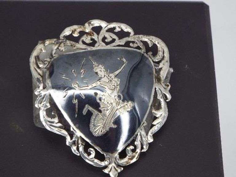 Beautiful Antique Thai design Sterling Silver Pendant / PIN