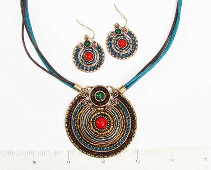 Charming Ethnic Handcrafted Detailed Art Necklace Set