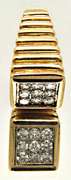 MEN'S 14 KT GOLD DIAMOND RING.