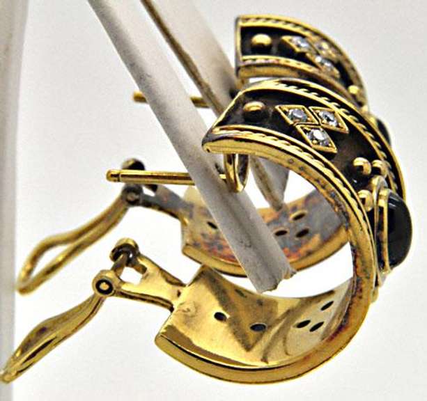 LADIES 18 KT YELLOW GOLD BLUE CABOCHON SAPPHIRE SET.