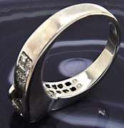 LADIES 14 KT WHITE GOLD DIAMOND ENGAGEMENR RING.