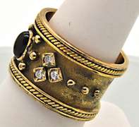 LADIES 18 KT YELLOW GOLD BLUE CABOCHON SAPPHIRE SET.