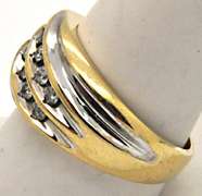 MEN'S 14 KT GOLD DIAMOND RING/BAND.