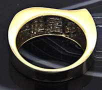 MEN'S 14 KT YELLOW GOLD DIAMOND RING.
