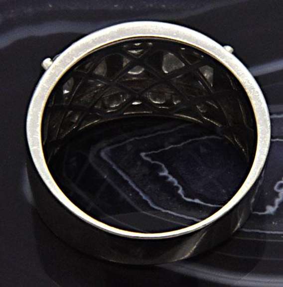 14 KT WHITE GOLD 2.00 CARAT DIAMOND BAND.