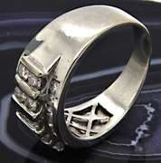 14 KT WHITE GOLD 2.00 CARAT DIAMOND BAND.