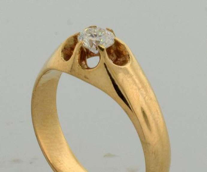 Gorgeous Victorian Style 1/4 CT Diamond Ring