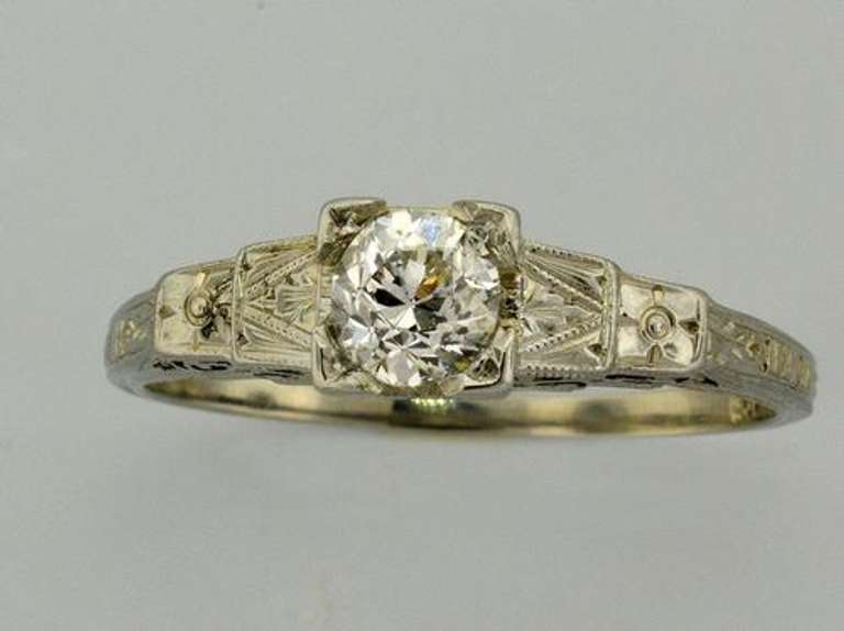 High Quality .33 CT Diamond Ring in 18KT Gold