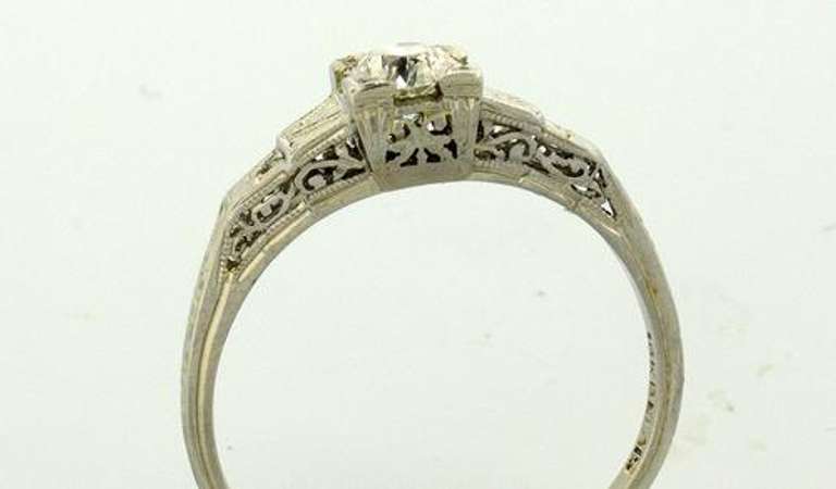 High Quality .33 CT Diamond Ring in 18KT Gold