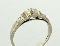 Vintage .20 CTW Diamond Ring in 18KT Gold