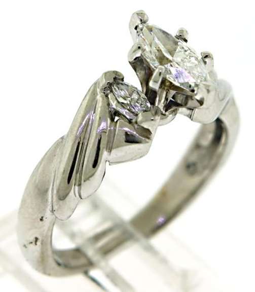 Gorgeous 14kt WG Diamond Engagement Ring