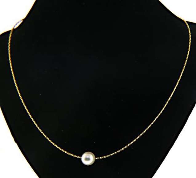 Single Pearl on Twisted Necklace