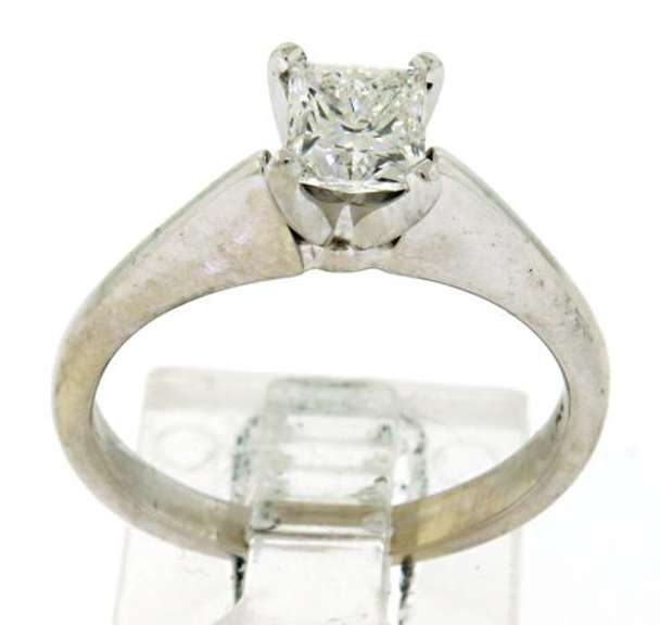Gorgeous 0.71ctw Diamond Engagement Ring