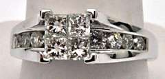 LADIES 14 KT WHITE GOLD DIAMOND RING.