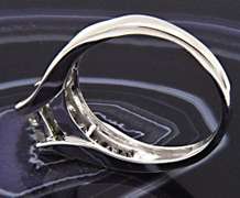 LADIES 14 KT WHITE GOLD DIAMOND RING.