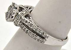 LADIES 14 KT WHITE GOLD DIAMOND RING.