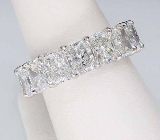 Harry Winston Radiant Rock 9.35CTW Diamond Band
