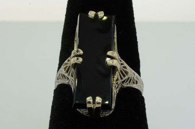 Bold Onyx Ring in 18KT White Gold