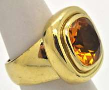 LADIES 18 KT YELLOW GOLD LARGE TOPAZ RING.