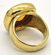 LADIES 18 KT YELLOW GOLD LARGE TOPAZ RING.