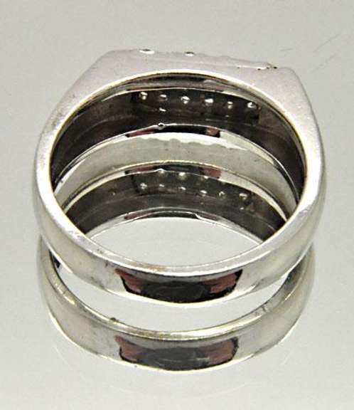 MEN'S 14KT WHITE GOLD DIAMOND BAND/RING.