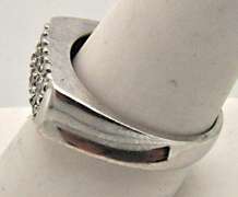 MEN'S 14KT WHITE GOLD DIAMOND BAND/RING.