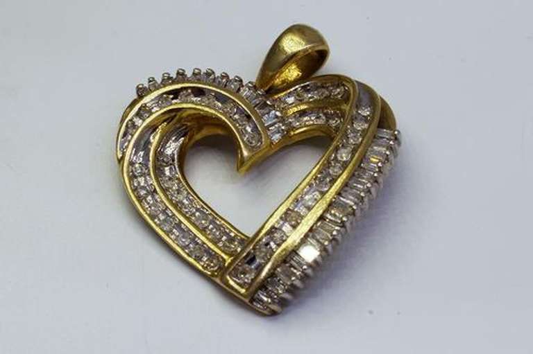 Glittering Diamond Heart Pendant