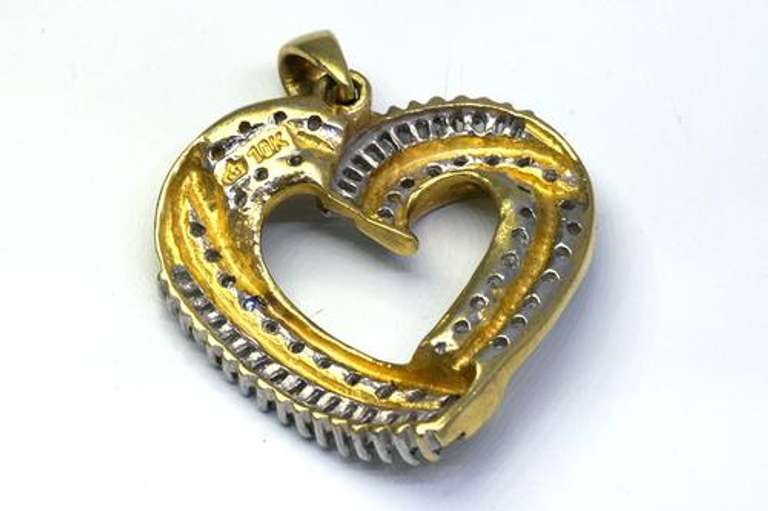 Glittering Diamond Heart Pendant