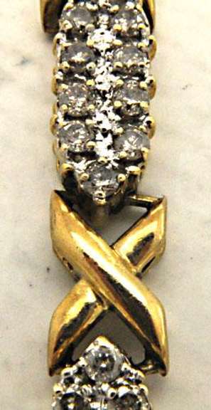 LADIES DIAMOND BRACELET 2.00 CARAT TOTAL WEIGHT.