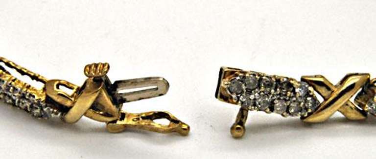 LADIES DIAMOND BRACELET 2.00 CARAT TOTAL WEIGHT.