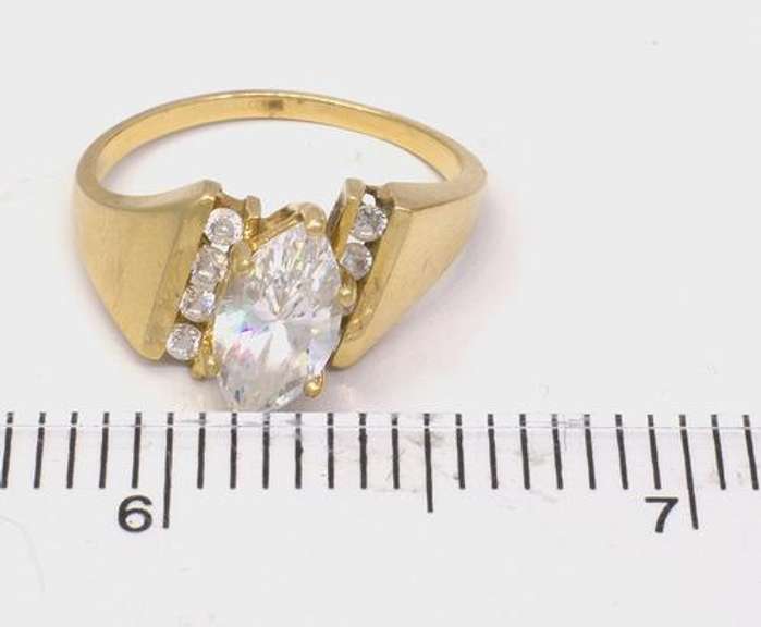 14KT Cubic Zirconia Ring Size 8.75