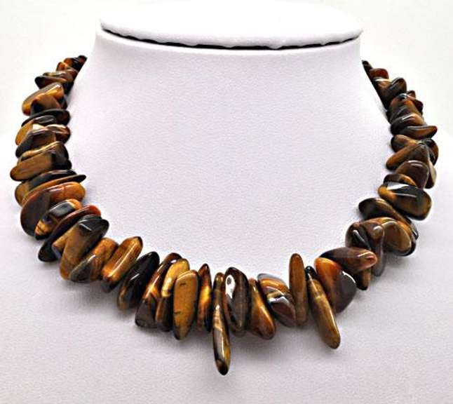 LADIES 14 KT GOLD TIGER EYE NECKLACE.