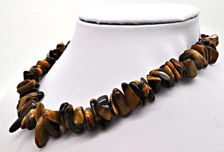 LADIES 14 KT GOLD TIGER EYE NECKLACE.