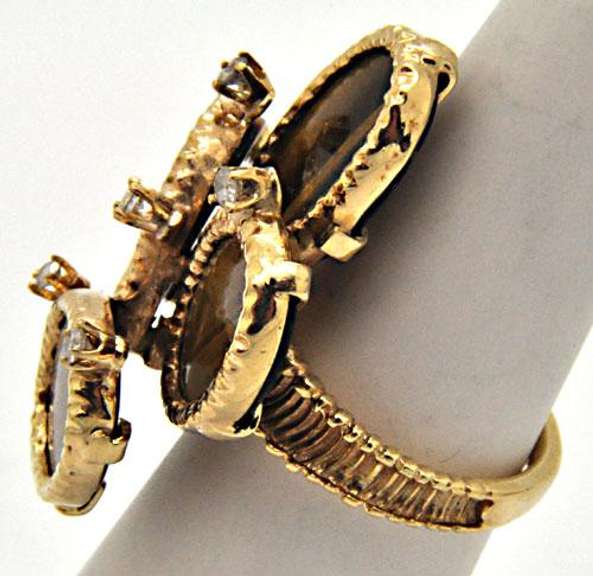 LADIES 14 KT YELLOW GOLD DIAMOND AND TIGER'S EYE RING.