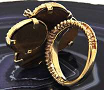 LADIES 14 KT YELLOW GOLD DIAMOND AND TIGER'S EYE RING.