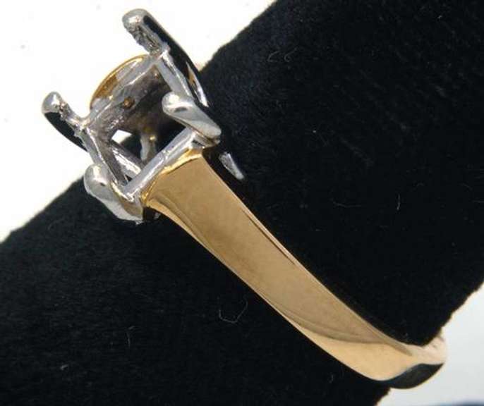 18KT & Platinum Solitaire Ring Mount
