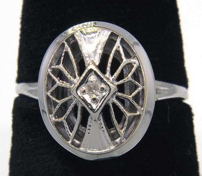 Dainty Art Deco Filigree Diamond Ring