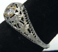 Gorgeous 18KT White Gold Diamond Estate Ring