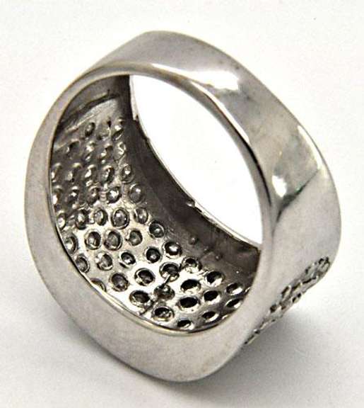14KT WHITE GOLD 1.97 CTW PAVE' SET DIAMOND BAND.