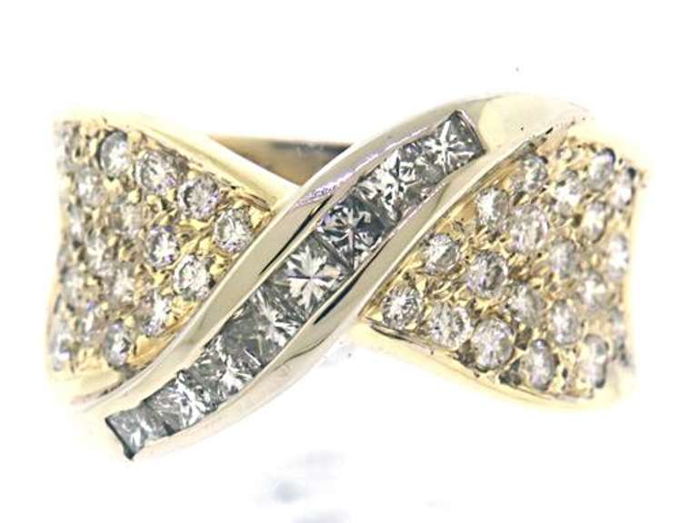 Elegant Princess & RBC Diamond Crossover Ring