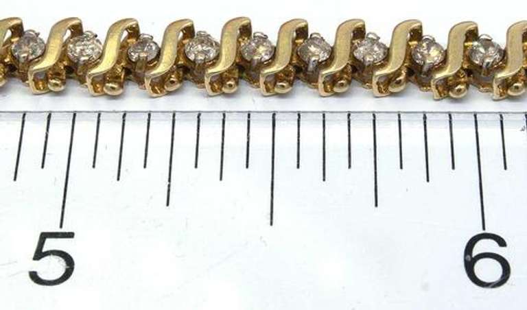 1.0CTW Glittering Diamond Tennis Bracelet