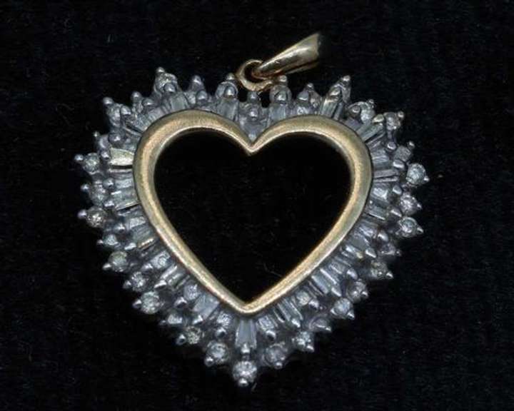 Sparkling Diamond Outline Heart Pendant