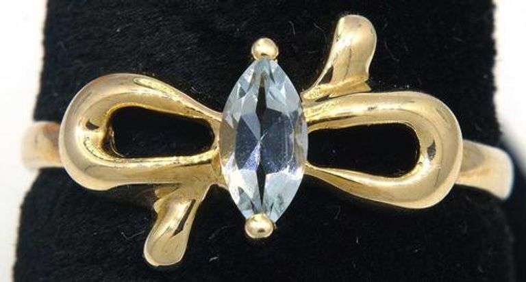 Cute Aquamarine Bow Ring in Gold